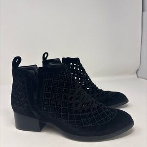 Jeffrey Campbell Women’s  Taggart Velvet Booties Black Size 7